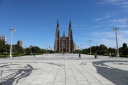 Plaza Moreno and Catedral de la Plata